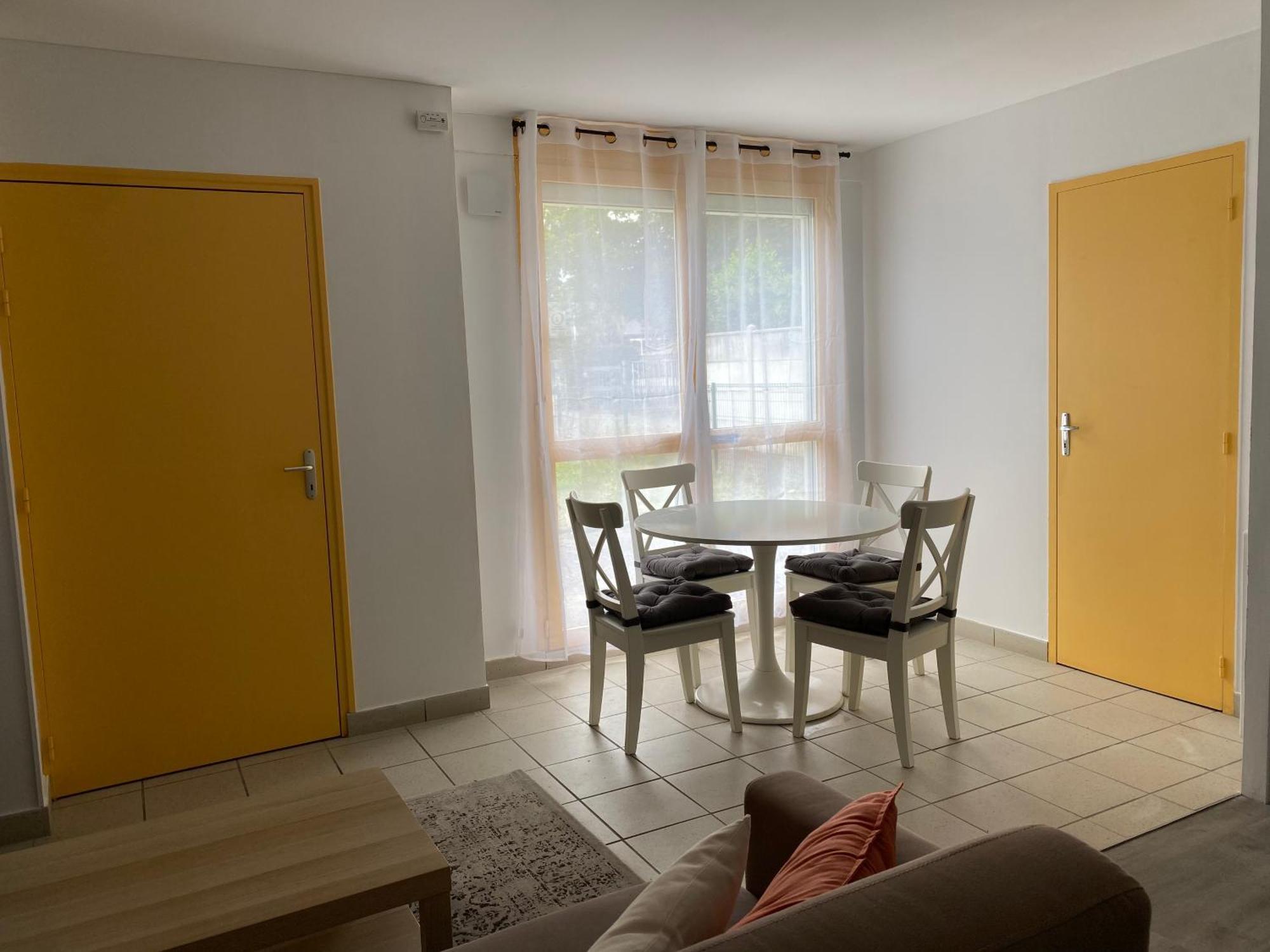 Maison Spacieuse Et Confortable 100M2 Avec Jardin Val-de-Reuil Kültér fotó